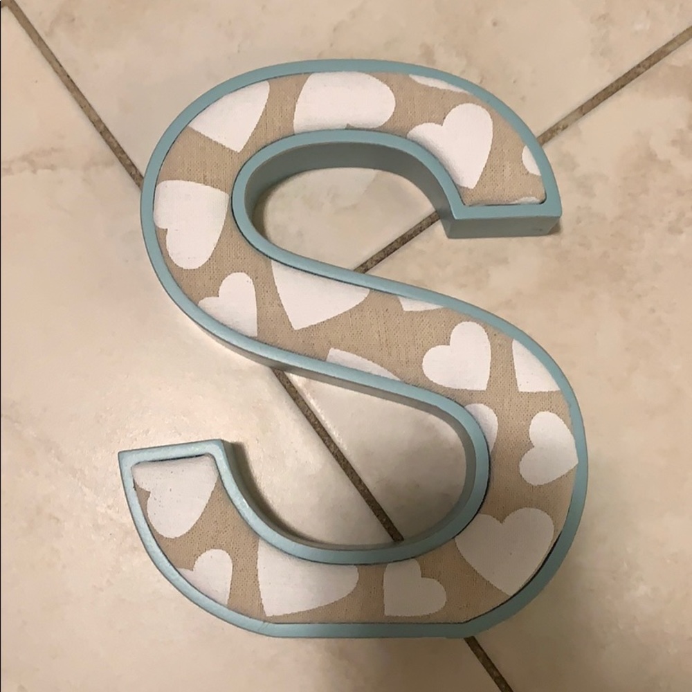 Decor letter S